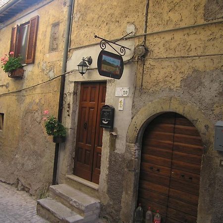 Orvinio Il Sorriso Dei Monti Bed & Breakfast エクステリア 写真