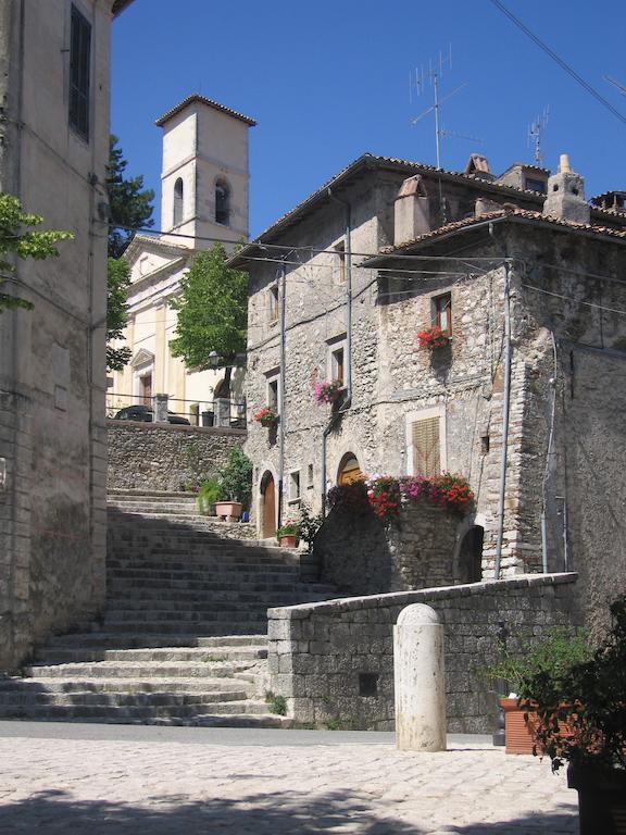 Orvinio Il Sorriso Dei Monti Bed & Breakfast エクステリア 写真